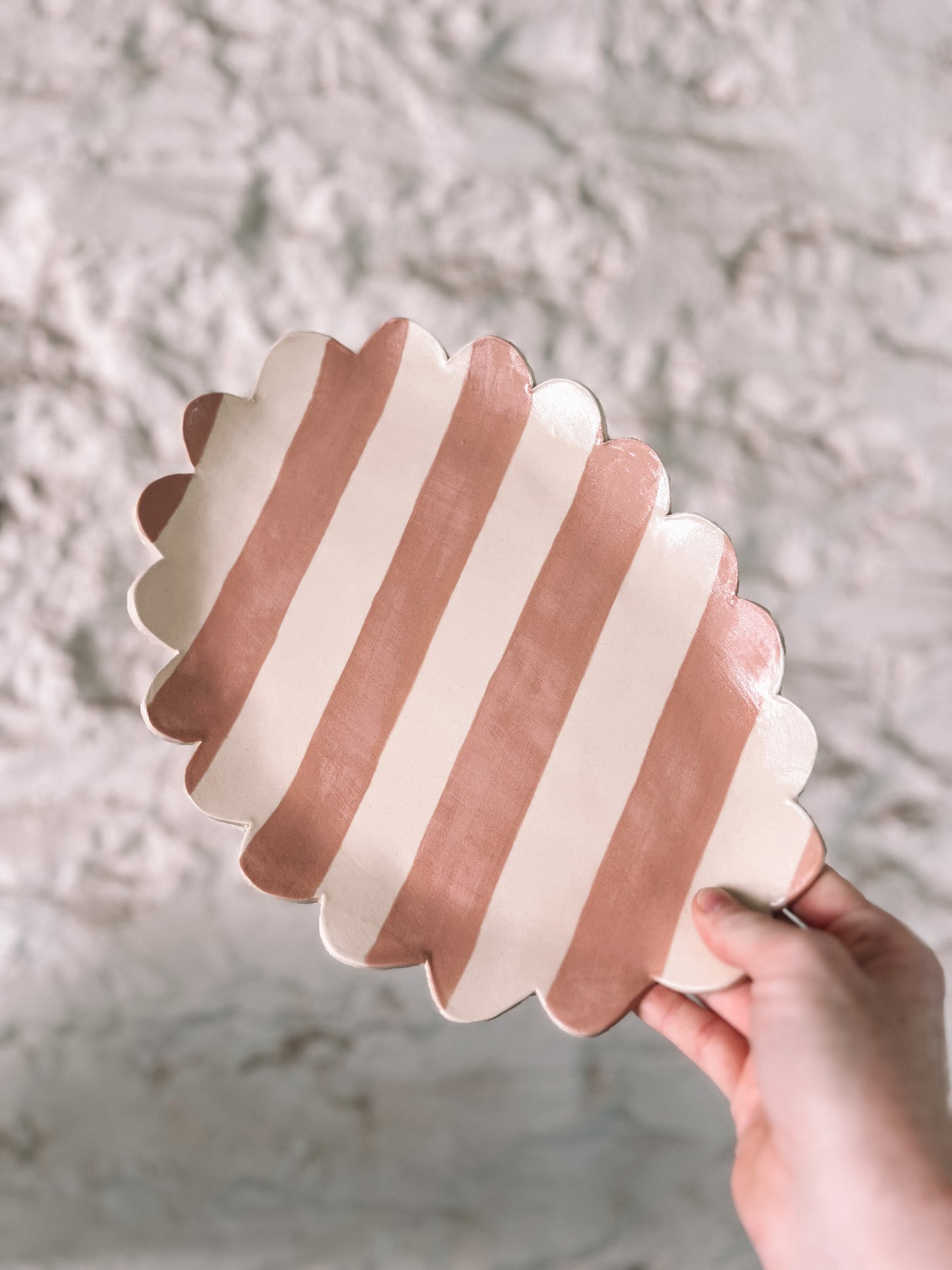 Stripe scallop platter