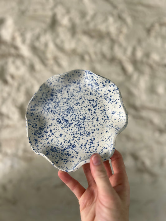 Blue speckle wave dish